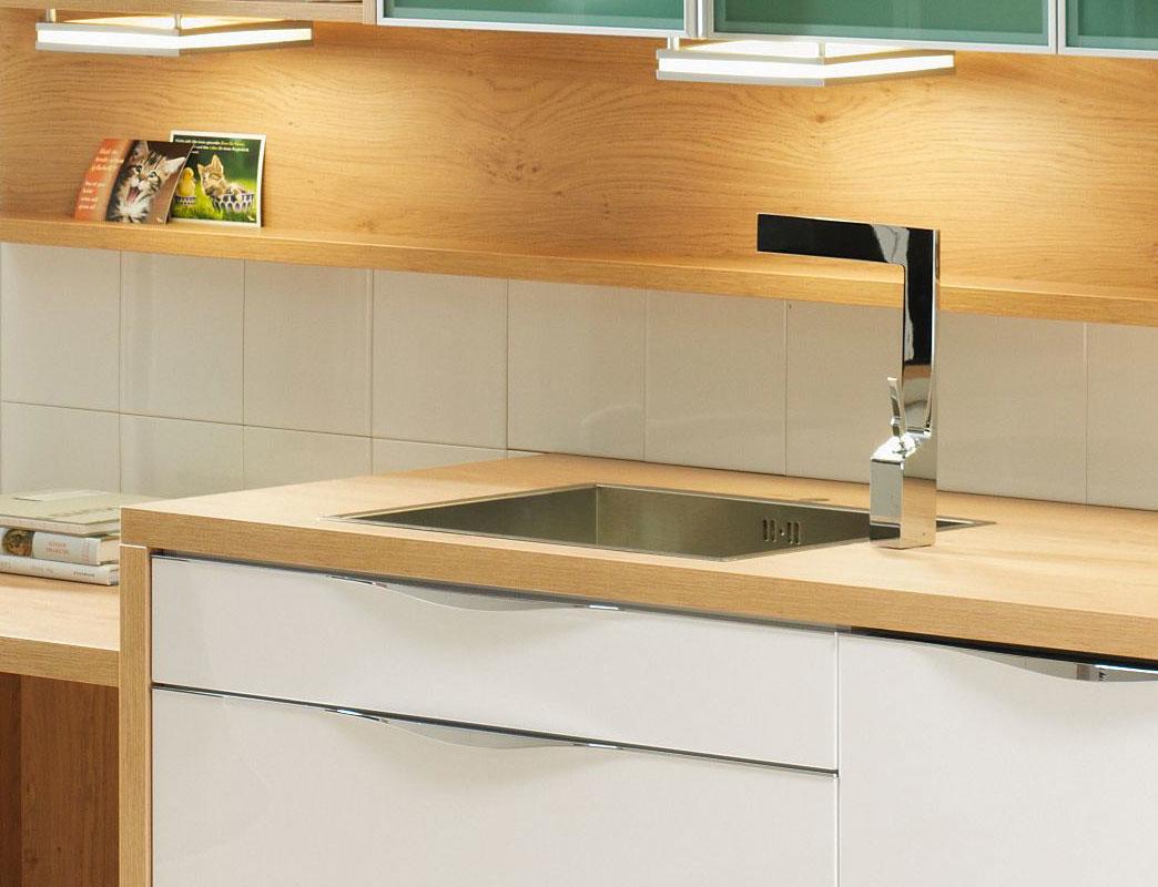 studioHR, DanKuchen Chromform kuhinja bijele boje visokog sjaja, slika 06 DanKuchen Kuhinja Chromform FliederWeiss Ulme Bambusgrun