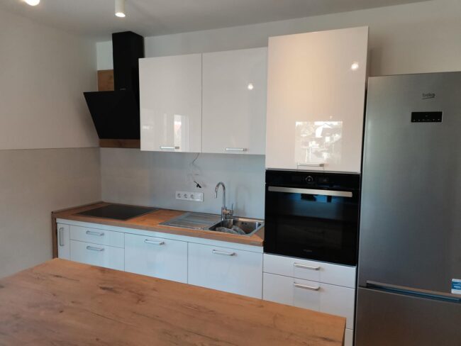 završeni projekt 9647200000, kuhinja po mjeri, model Living