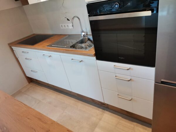 studioHR / završeni projekt 9647200000 / kuhinja Livnig 05
