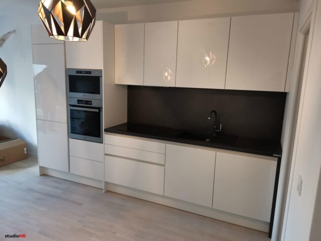završeni projekt 9662032000, kuhinja po mjeri, model Silbermond