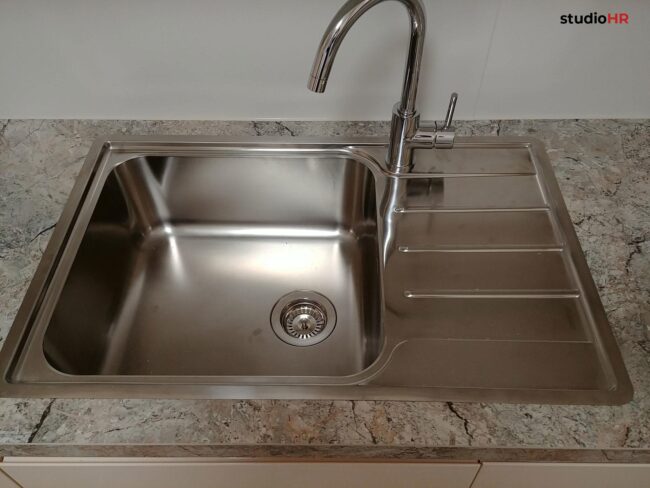 završeni projekt 9629597000, kuhinja po mjeri, model Granada